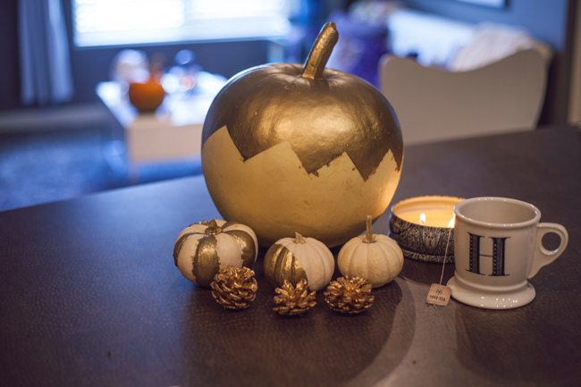 anthropologie,mug,gold,spray,paint,pumpkins,pumpkin,white,orange,fall,decor,home,autumn,decorating,decorations,style,interior,design,west,elm,lacquer,storage,coffee,table,initial,voluspa,candle,gold,pine,cones,