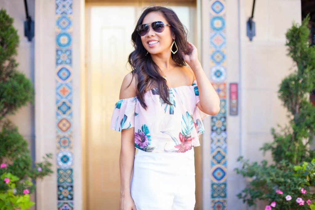 guess,off,the,shoulder,floral,top,bustier,summer,style,leaf,print,white,scallop,shorts,dolce,vita,henlie,gold,snake,skin,chloe,paraty,tory,burch,aviators,gunmetal,jet,set,candy,necklace,baton,rouge,miss,usa,kendra,scott,sophie,hoop,dallas,fashion,blogger,highland,park,village,hoang,kim,cung,