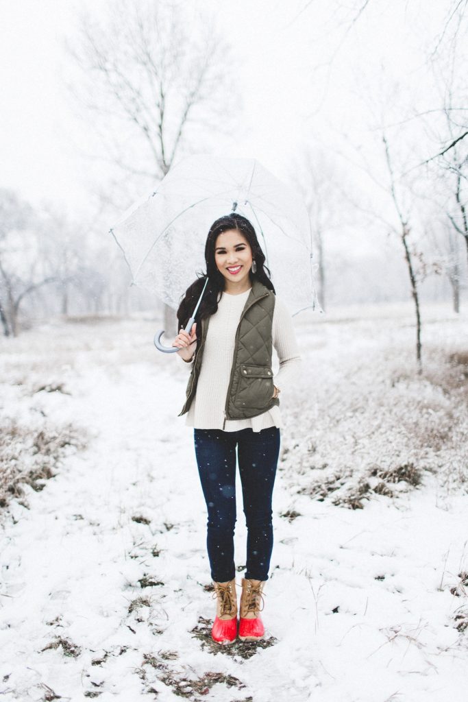 snow,fullerton,nebraska,winter,mae,small,photography,lifestyle,fashion,blogger,style,kendra,scott,deva,earrings,ann,taylor,stichy,peplum,sweater,olive,vest,khaki,green,jbrand,jeans,sperry,top,sider,red,duck,boots,rubber,christmas,holiday,card,hoang-kim,cung,hermes,