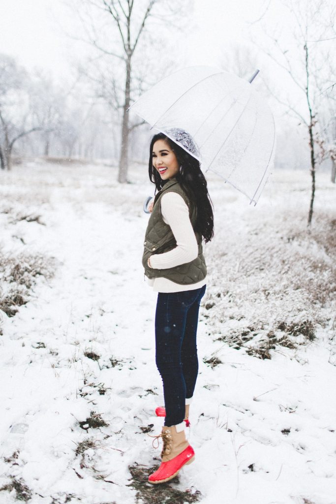 snow,fullerton,nebraska,winter,mae,small,photography,lifestyle,fashion,blogger,style,kendra,scott,deva,earrings,ann,taylor,stichy,peplum,sweater,olive,vest,khaki,green,jbrand,jeans,sperry,top,sider,red,duck,boots,rubber,christmas,holiday,card,hoang-kim,cung,hermes,