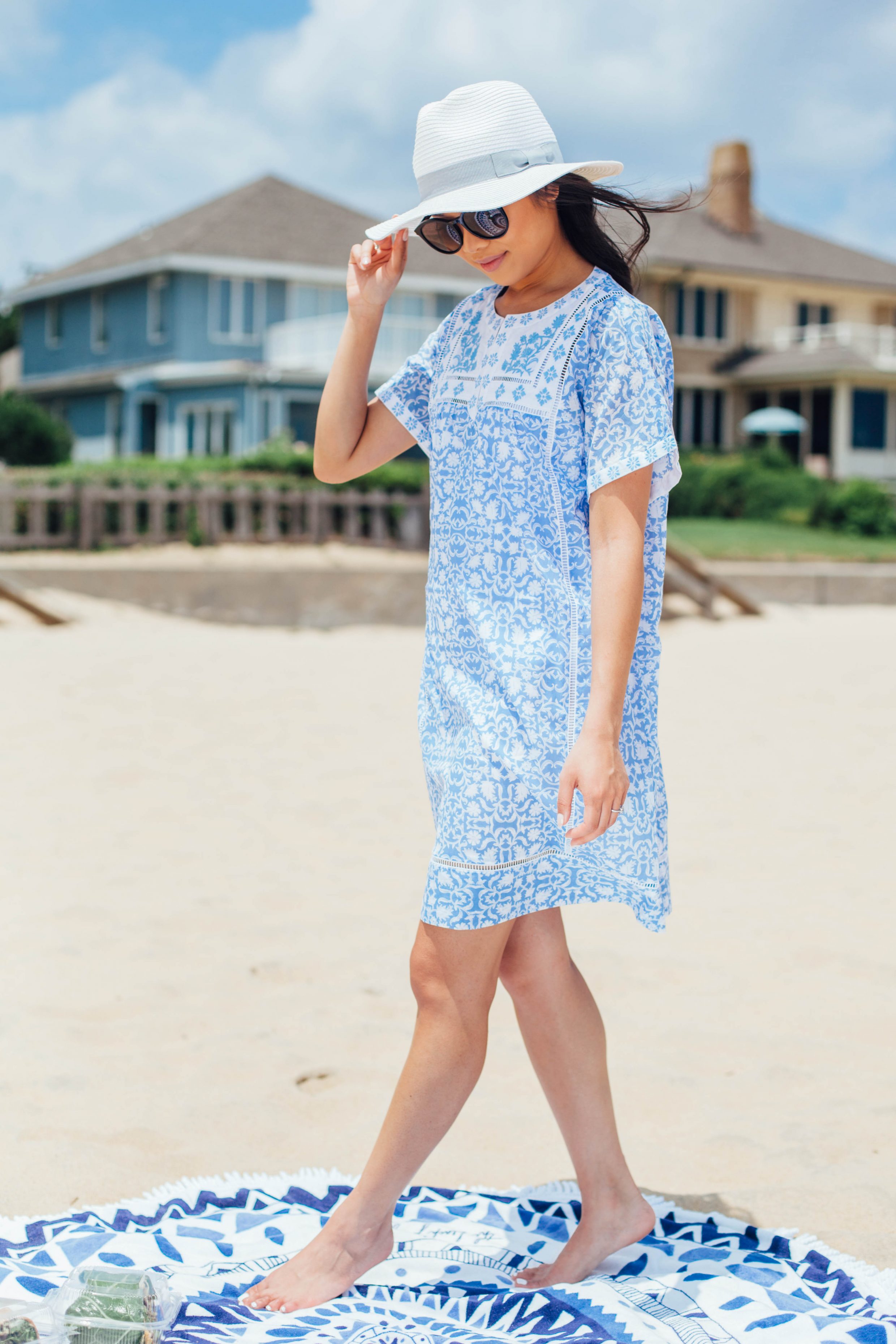 COLOR & CHIC | The perfect blue cover-up dress