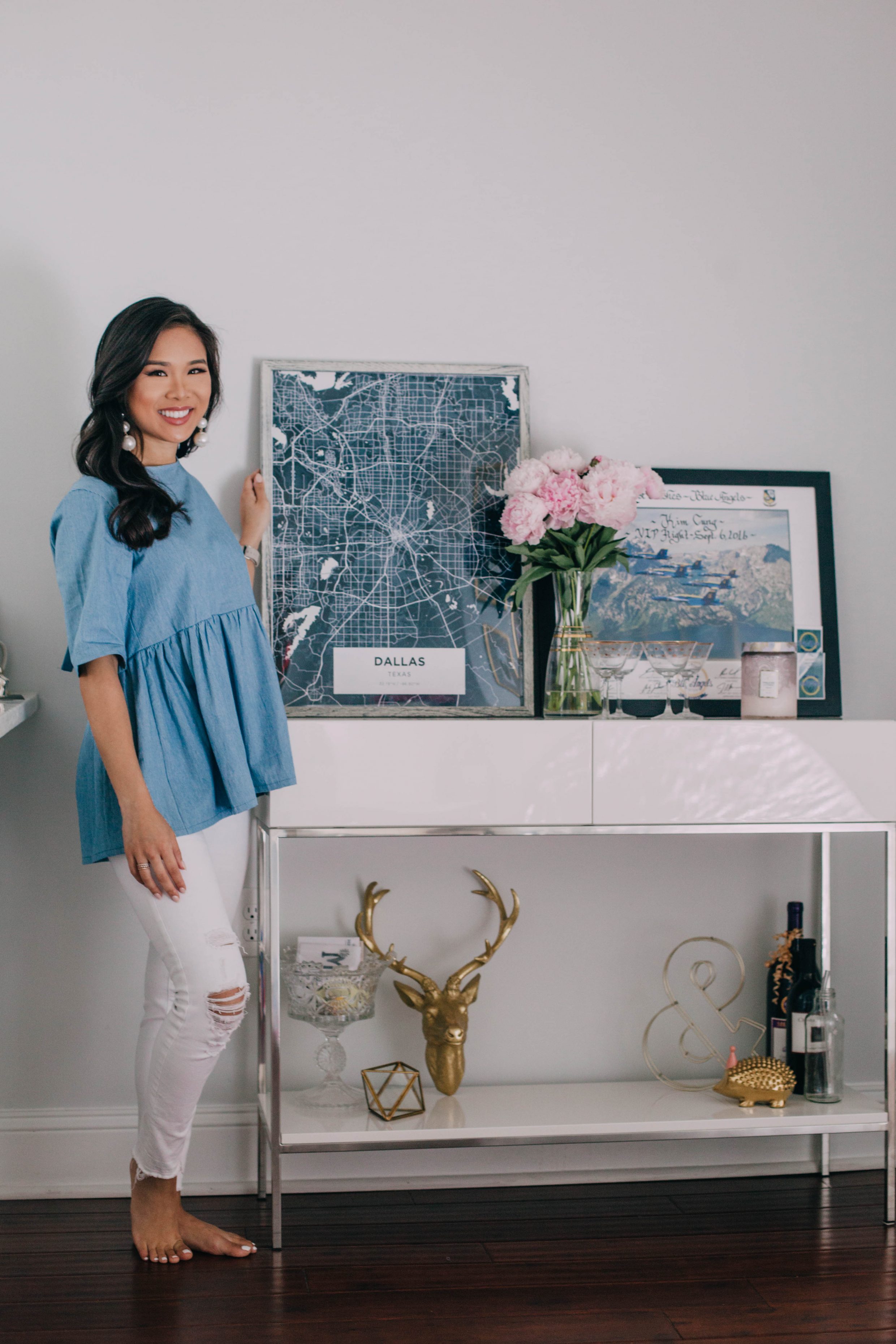COLOR & CHIC | Blogger Hoang-Kim styles her entryway console with a Your Own Maps poster