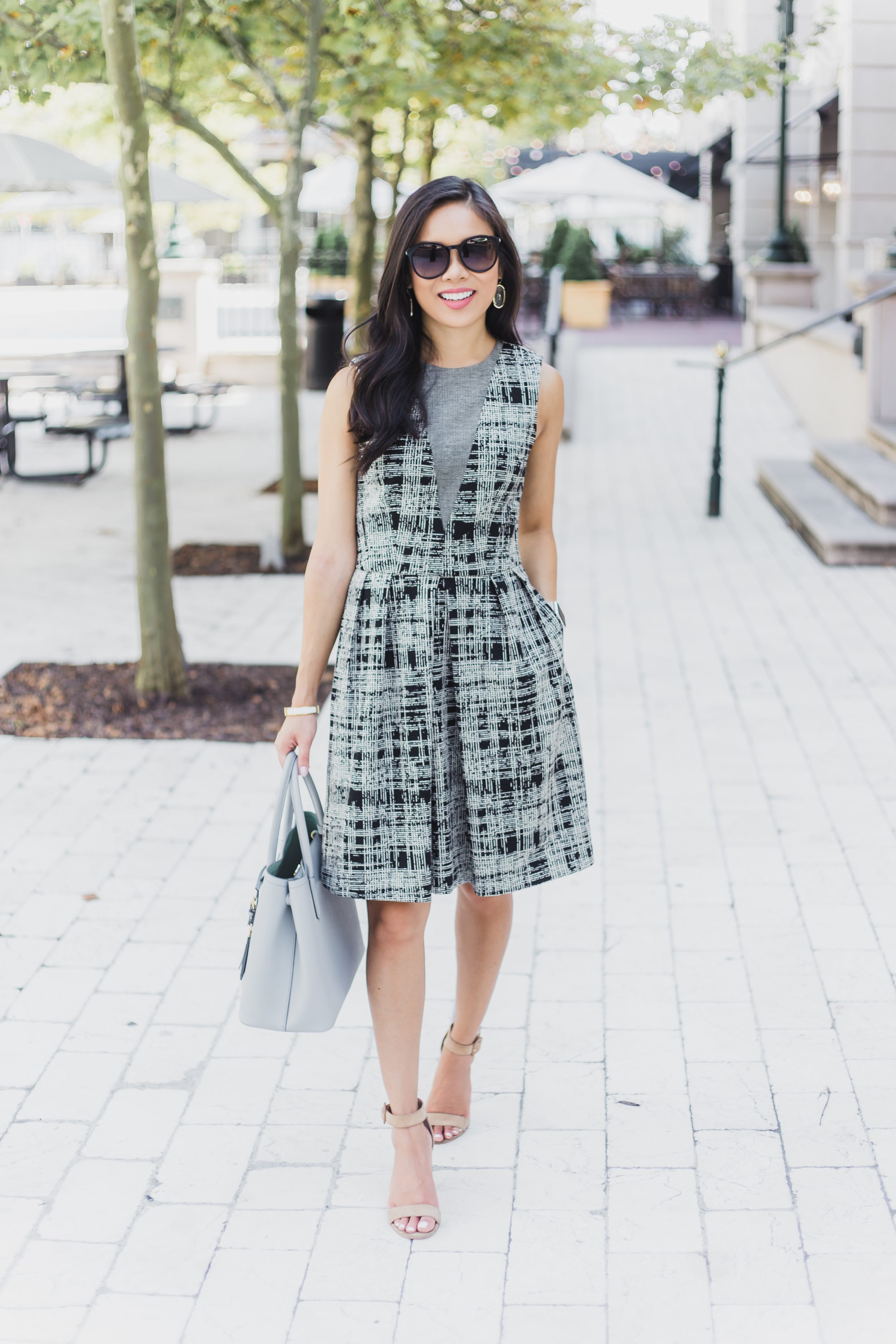 COLOR & CHIC | Work Dress with Pockets