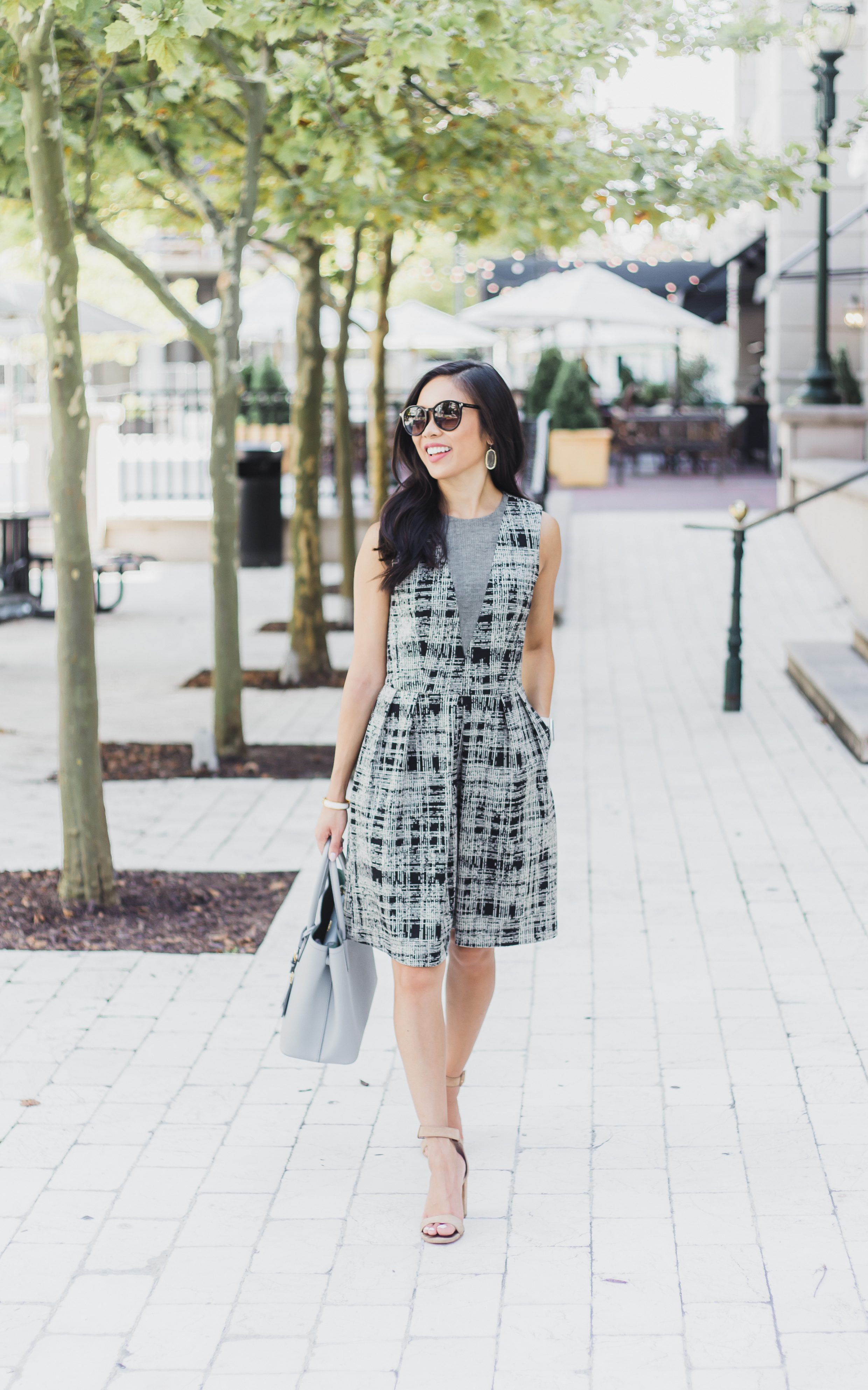 COLOR & CHIC | Work Dress with Pockets