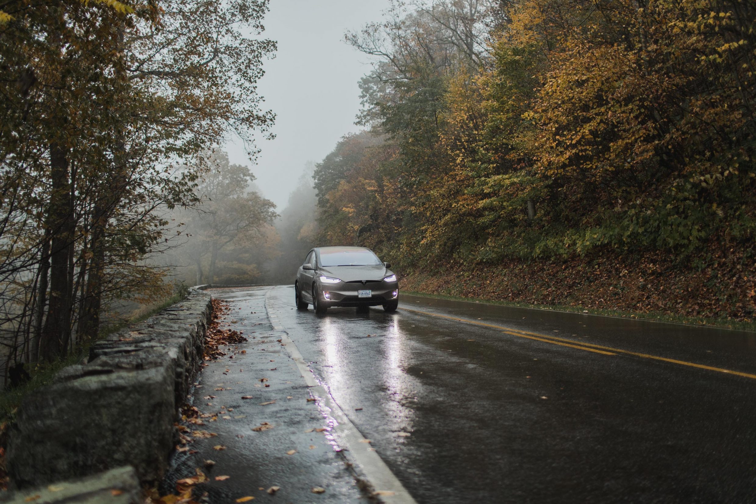 Driving a Tesla Model X into the Virginia Mountains of Shenandoah Valley for fall foliage