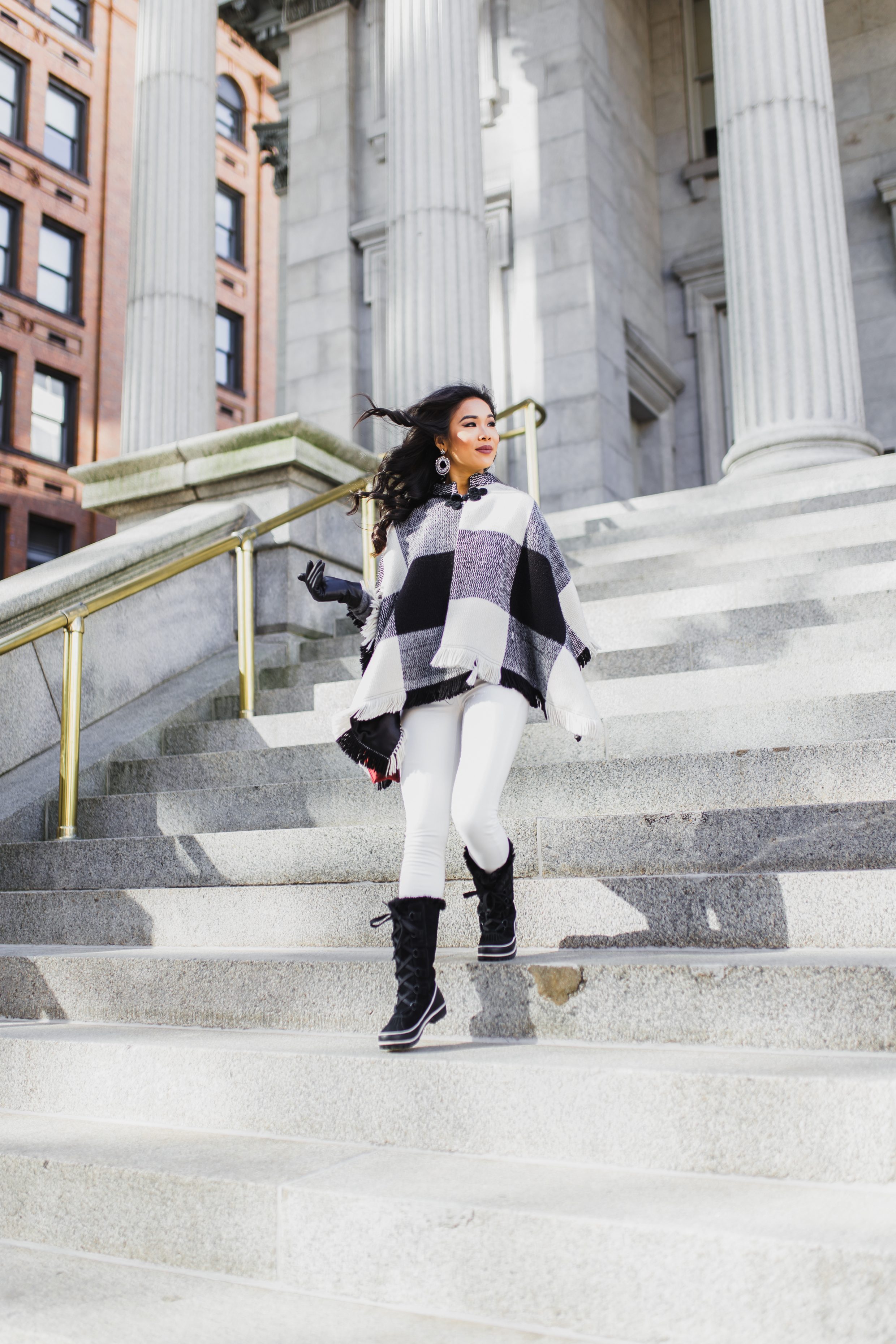 The best winter boots and black and white poncho