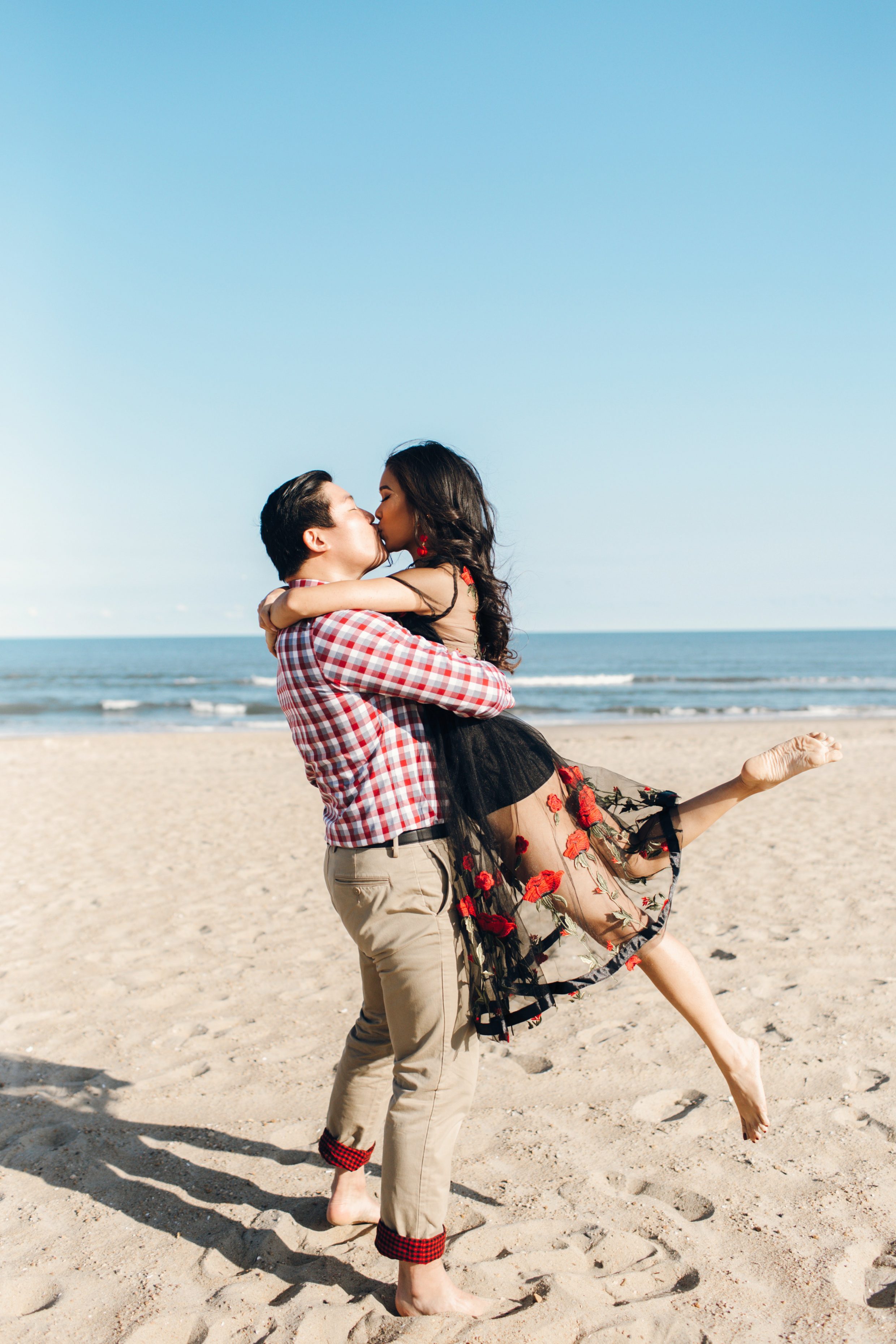 Eight Things Your Relationship Needs | Romantic Beach Photos