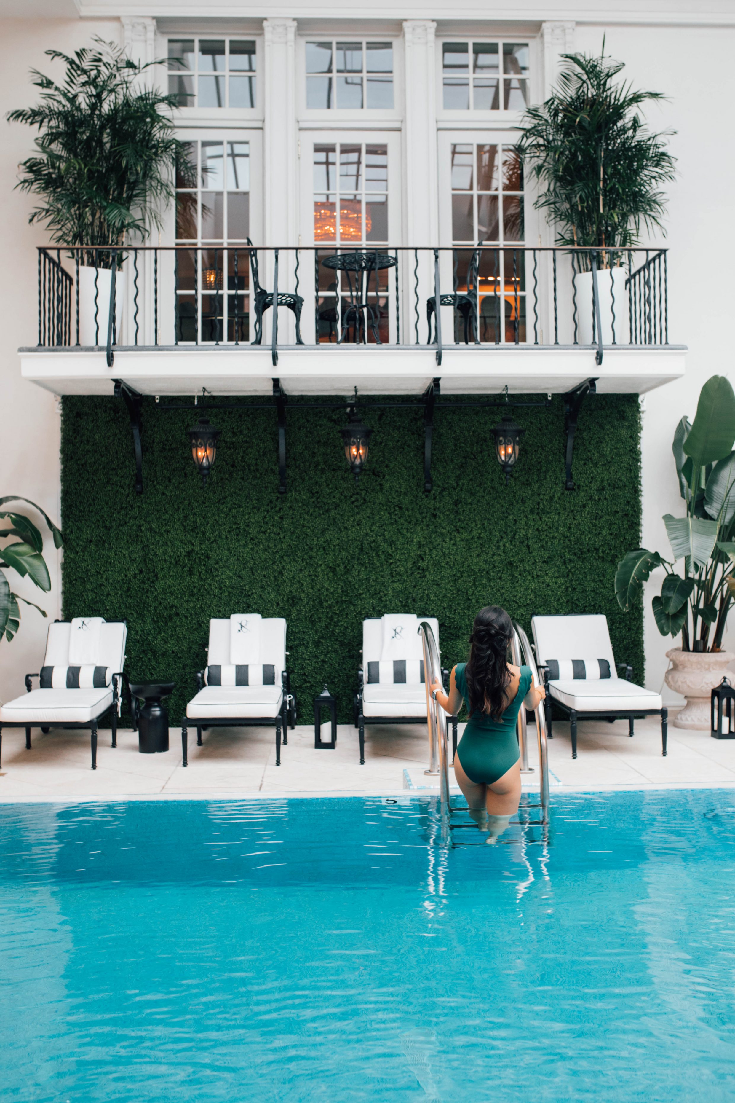 Blogger Hoang-Kim in the pool at The Cavalier Hotel