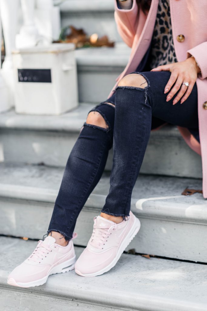 How to Style Sneakers for Fall - Color & Chic