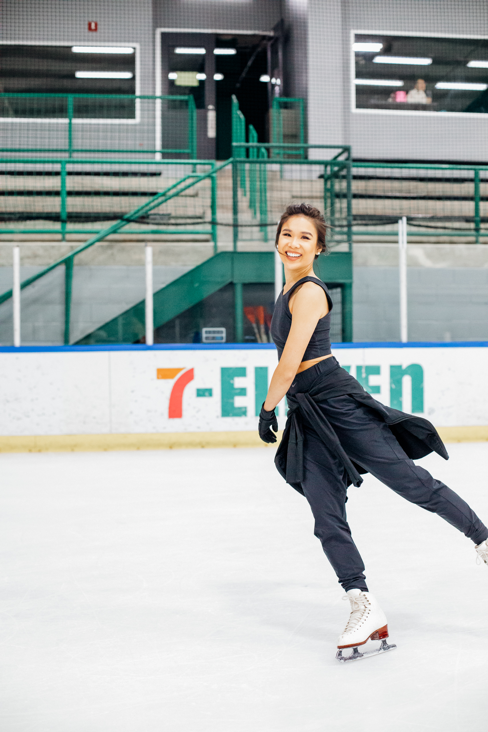 Blogger Hoang-Kim goes ice skating in Dallas, Texas