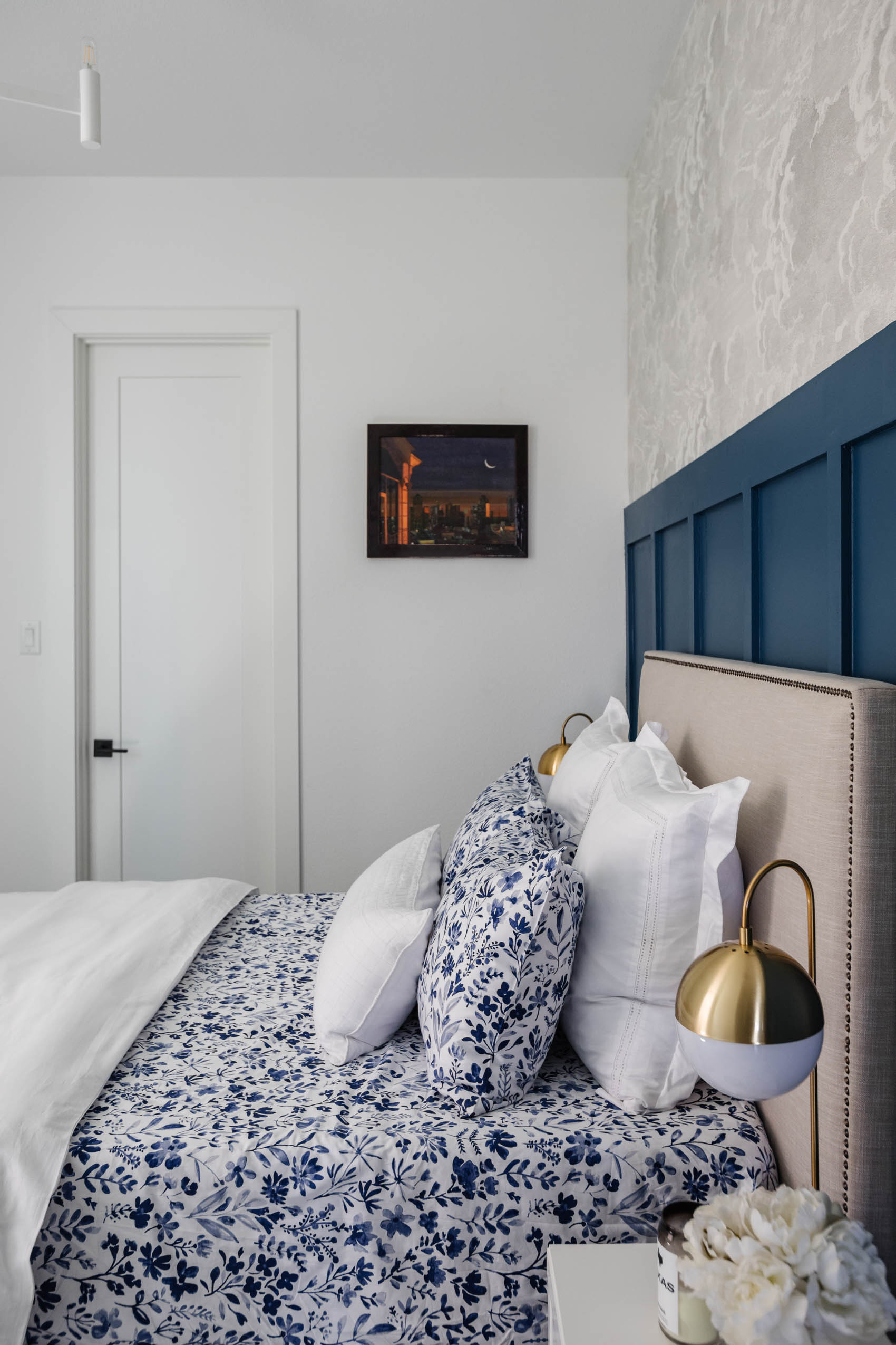 Guest room ideas with boll & branch botanical print sheets, west elm headboard, ppg chinese porcelian board and batten, cole and son nuvolette wallpaper